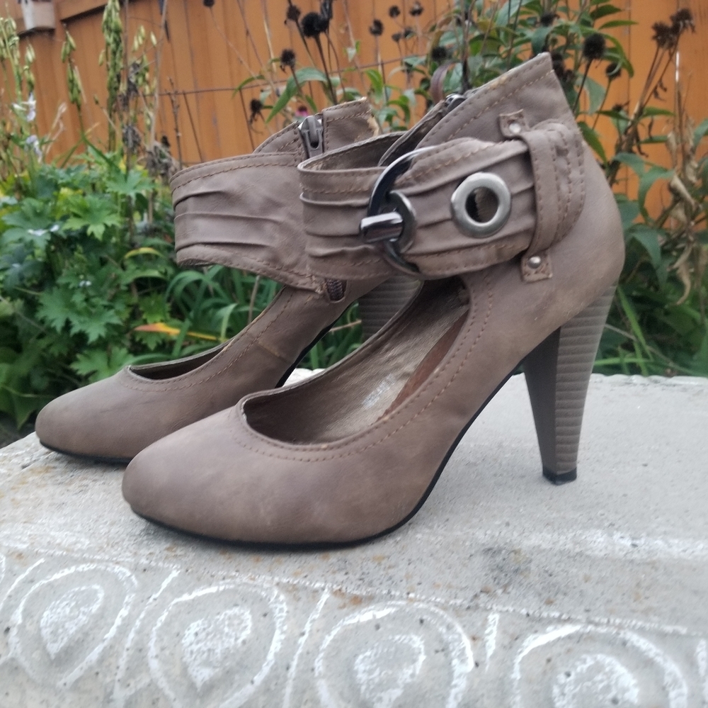 La and Fa Calzados Heels Size 37